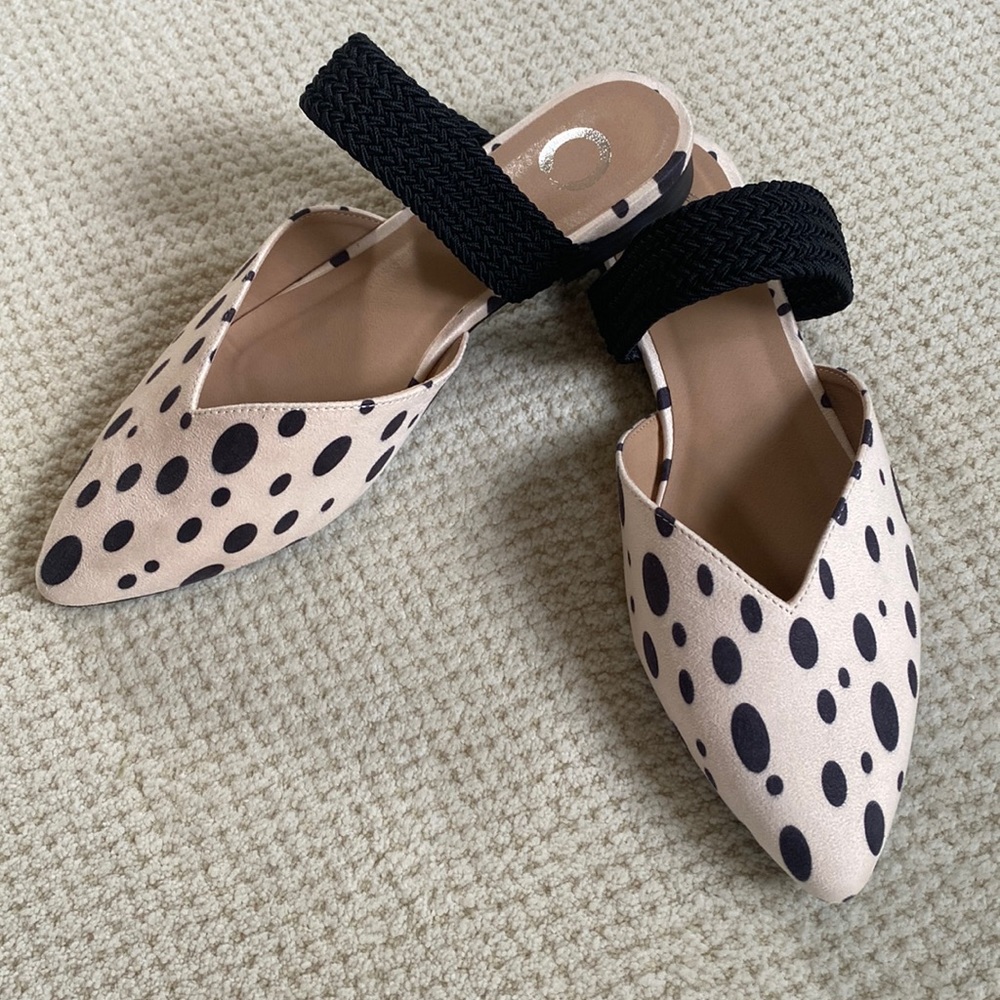 New super cute slide on shoes size 9. Never worn